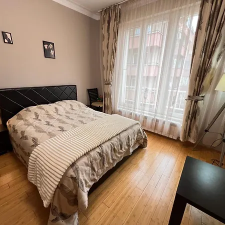 Hamburg 100 Sq M 2bdr Family Near Ndk And Vitosha Blvd